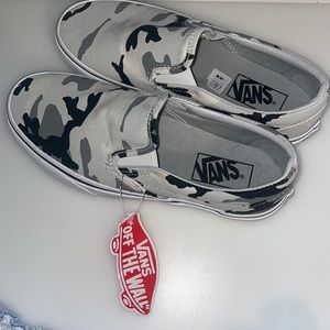 Camo print vans size 6.5. Never worn - new with tags.